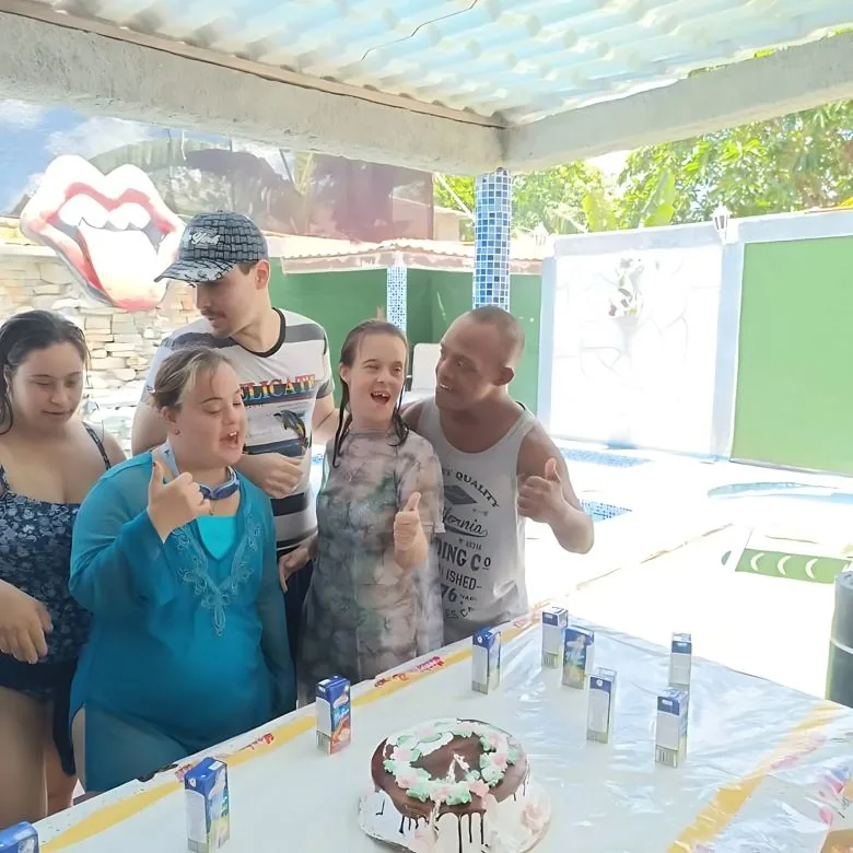 El grupo de Liva celebra un cumpleaños